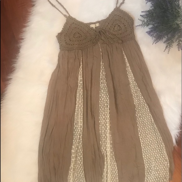 Ryu Dresses & Skirts - RYU tan & cream lace dress with crochet top